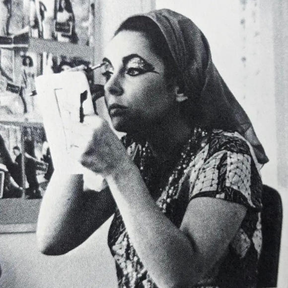 Meet your Posher, Golden - Picture 1 of 1